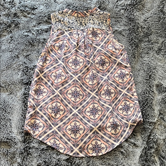 Rewind Multicolor Patterned Top - Picture 5 of 5